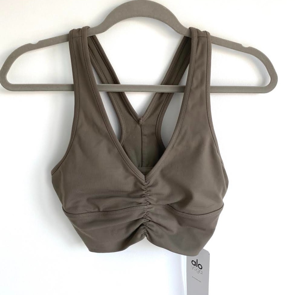 BRAND NEW ALO Yoga Wild Thing Bra in Olive Branch